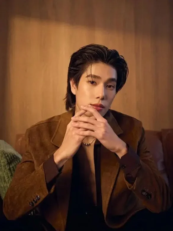 Phuwin Tangsakyuen phong cách trưởng thành