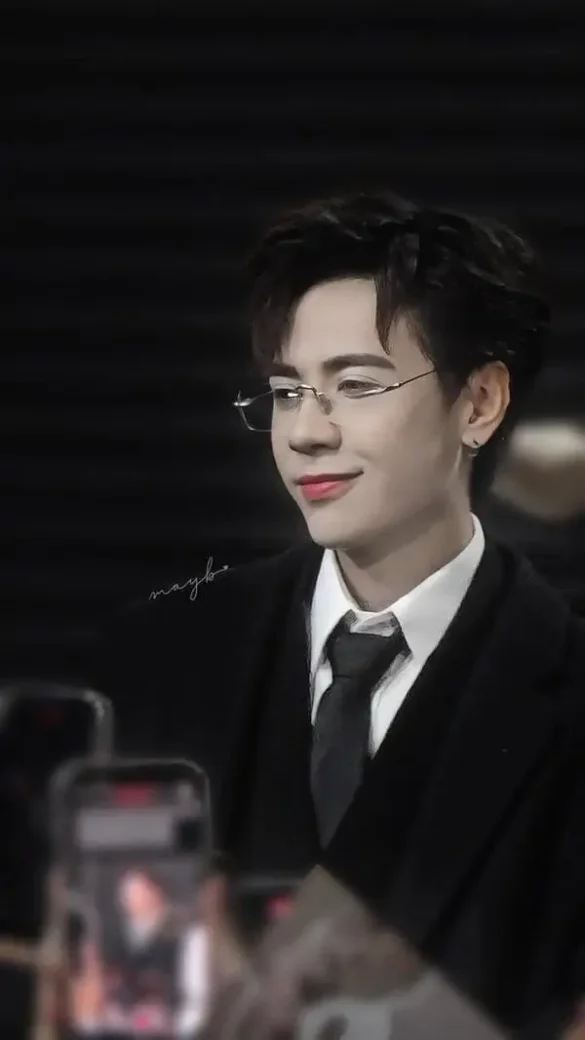 Quang Hùng MasterD tổng tài, góc nghiêng cuốn hút