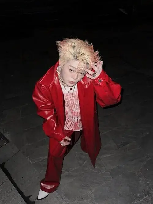 anh-rhyder-ngau-ao-do-2 Outfit đỏ giúp Rhyder trông cá tính hơn