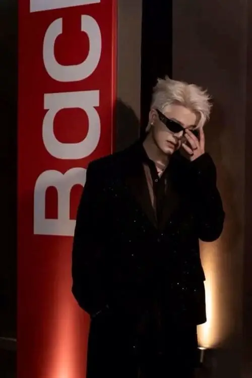 anh-rhyder-ngau-deo-kinh-2 Ảnh cận mặt Rhyder đeo kính, nhìn rất sang