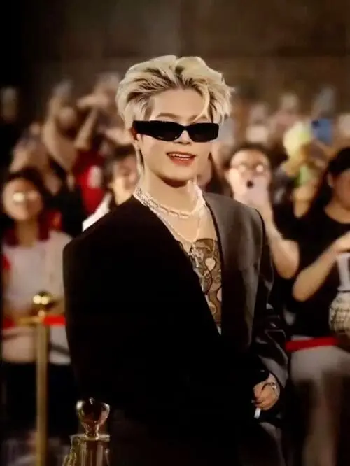 anh-rhyder-ngau-deo-kinh-5 Rhyder kính trong, vibe trí thức nhẹ nhàng