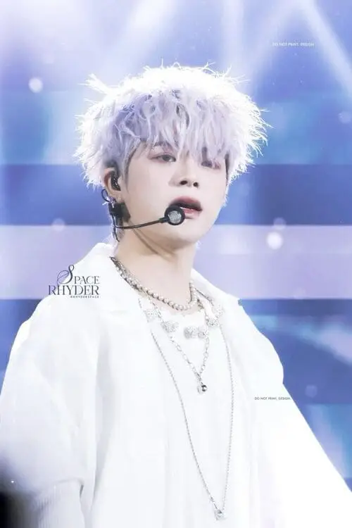 anh-rhyder-ngau-toc-bach-kim-5 Ảnh cận mặt Rhyder tóc bạch kim, nét rõ