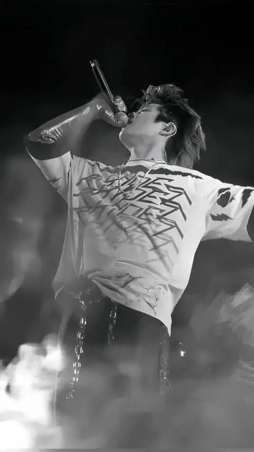 anh-rhyder-ngau-trang-den-11 Ảnh nền trắng đen của Rhyder, bố cục thoáng