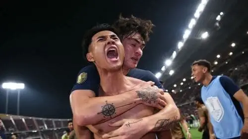 anh-suphanat-nang-cup-2 Ảnh suphanat nhìn cup, khoảnh khắc đẹp