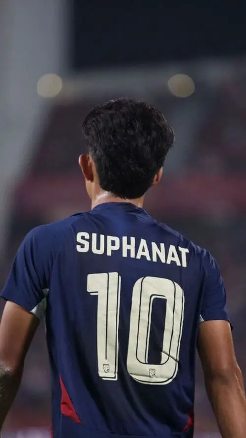 anh-suphanat-quay-lung-1 Ảnh suphanat 10, góc chụp rõ nét