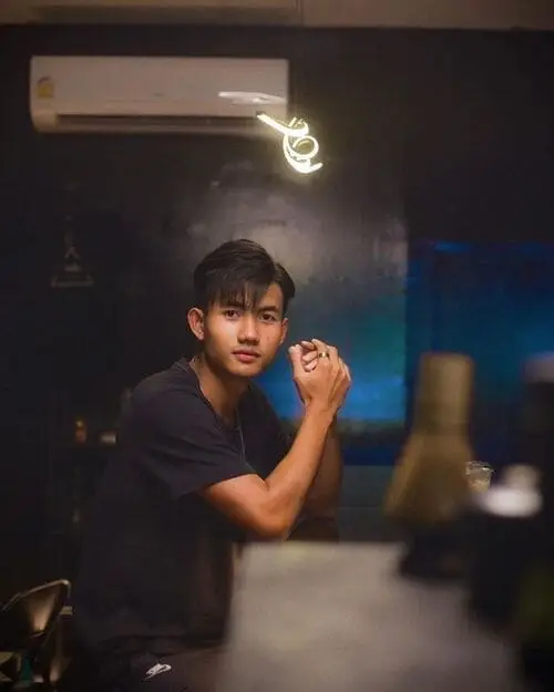 anh-suphanat-selfie-goc-nghieng-2 Ảnh Suphanat góc nghiêng rõ nét