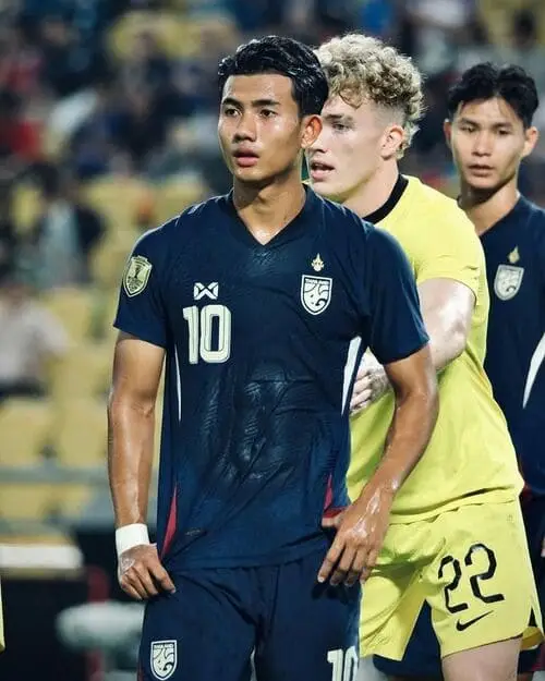 anh-suphanat-tren-san-3 Ảnh suphanat đội tuyển thái lan thi đấu