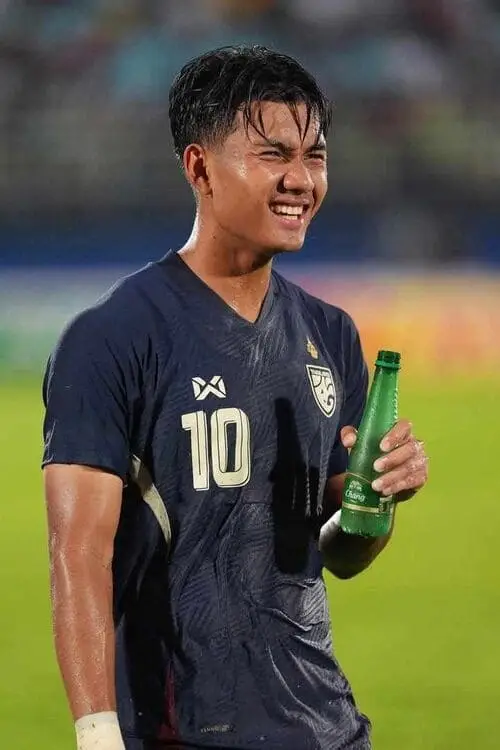 anh-suphanat-tren-san-5 Ảnh suphanat cầu thủ thái lan trên sân