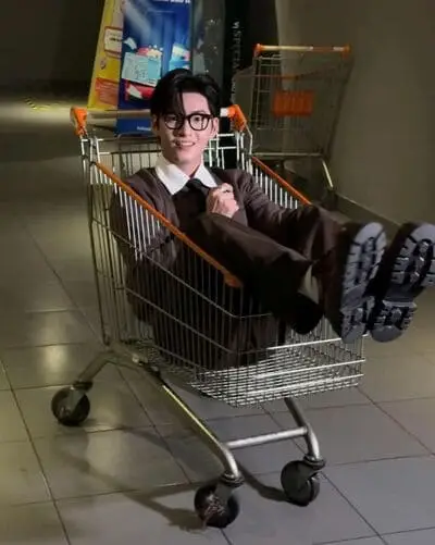 hinh-anh-hung-huynh-cute-de-thuong-9 Ảnh anh Hùng Huỳnh dễ thương