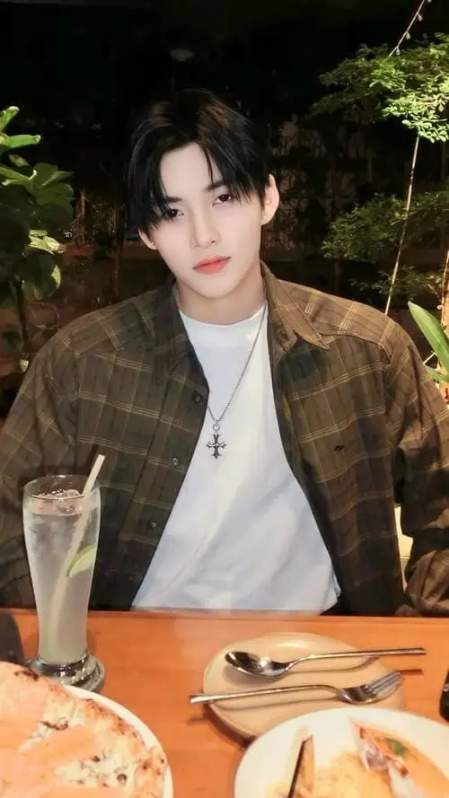 hinh-nen-anh-hung-huynh-wallpaper-pinterest-7 Ảnh Hùng Huỳnh làm wallpaper đẹp