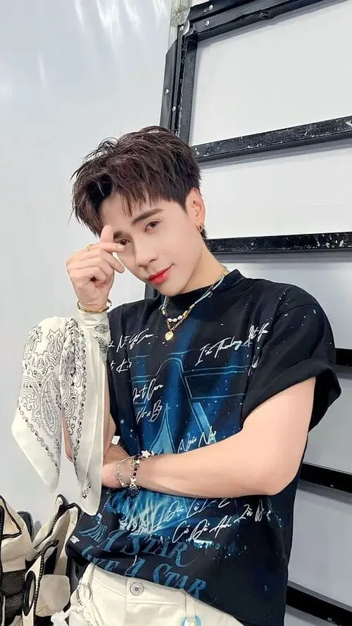 hinh-nen-anh-quang-hung-masterd-de-thuong-2 Ảnh nền Quang Hùng MasterD dễ thương cute