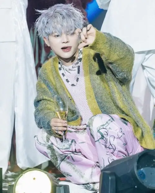 hinh-nen-anh-rhyder-de-thuong-cute-11 Rhyder nhìn nghiêng, tóc gọn và sáng mặt