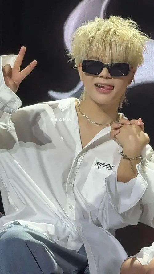 hinh-nen-anh-rhyder-de-thuong-cute-12 Rhyder trong street style, pose tự nhiên