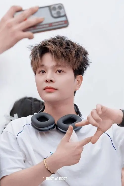 hinh-nen-anh-rhyder-de-thuong-cute-20 Rhyder cười nhẹ, hợp làm ảnh đại diện