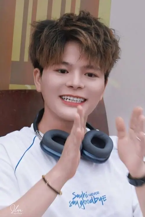 hinh-nen-anh-rhyder-de-thuong-cute-31 Ảnh Rhyder cười rạng rỡ, năng lượng tích cực