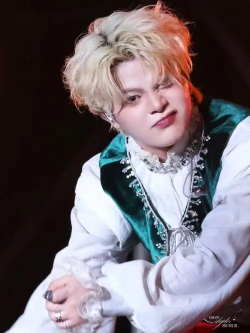 hinh-nen-anh-rhyder-de-thuong-cute-6 Rhyder diện áo trắng, vibe trong trẻo