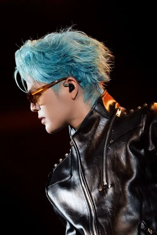 hinh-nen-anh-rhyder-ngau-loi-moi-nhat-2 Rhyder tạo dáng tay đơn giản, nhìn rất ngầu