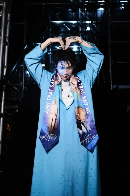 anh-anh-tu-atus-anh-trai-say-hi-3 Ảnh Anh Tú Atus Anh Trai Say Hi, tạo dáng nổi bật