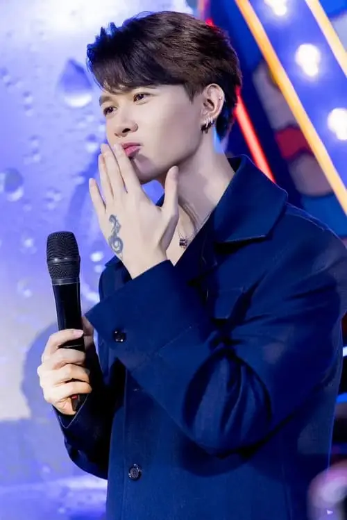 anh-anh-tu-atus-cute-5 Ảnh Anh Tú Atus cute, pose trẻ trung tự nhiên