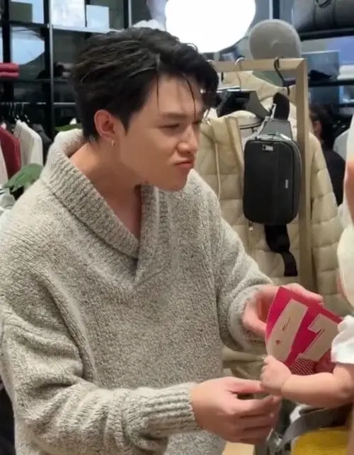 anh-anh-tu-atus-hai-5 Ảnh Anh Tú Atus dìm hài, khoảnh khắc gây cười