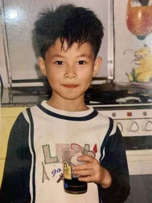 anh-anh-tu-atus-hoi-be-1 Ảnh Anh Tú Atus hồi bé, khoảnh khắc tuổi thơ