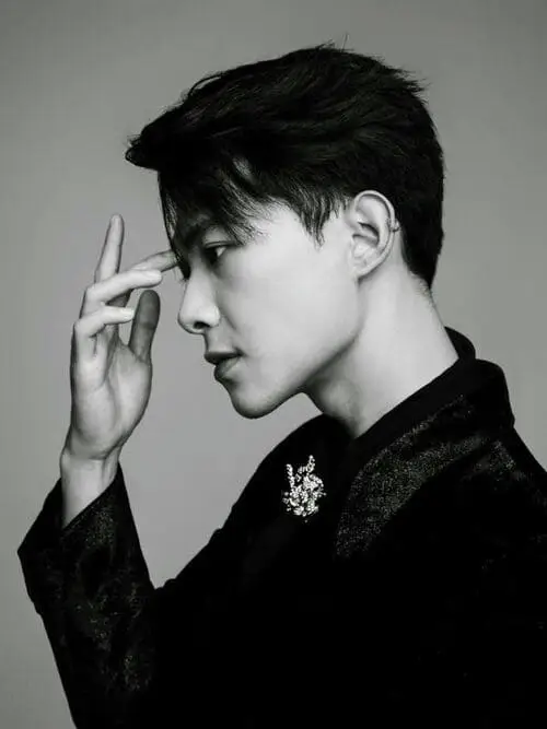 anh-anh-tu-atus-trang-den-3 Ảnh Anh Tú Atus trắng đen, thần thái cuốn hút