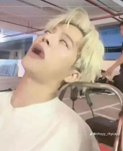 anh-dim-rhyder-ngu-3 Ảnh dìm Rhyder ngủ trong phòng chờ