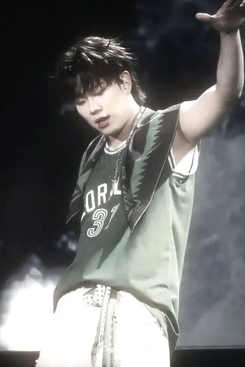 anh-duong-domic-ngau-loi-trang-den-hinh-nen-moi-nhat-32 Ảnh Dương Domic ngầu vibe boy phố