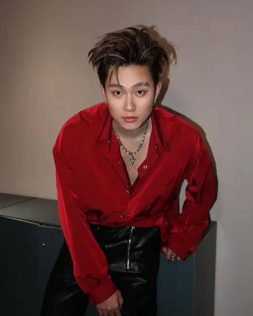 anh-duong-domic-ngau-loi-trang-den-hinh-nen-moi-nhat-37 Ảnh Dương Domic ngầu hậu trường phòng chờ