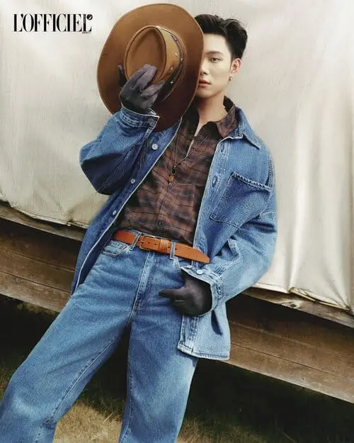 anh-duong-domic-ngau-loi-trang-den-hinh-nen-moi-nhat-9 Dương Domic ngầu pose đứng yên vẫn hút