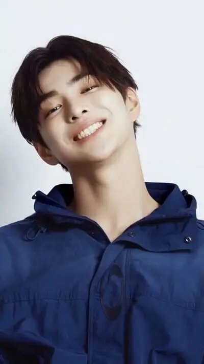 anh-keonho-cortis-biu-moi-chu-mo-cuoi-1 Ảnh Keonho Cortis cười tươi cận mặt
