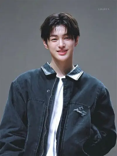 anh-keonho-cortis-cuoi-4 Ảnh Keonho Cortis cười khoảnh khắc ngẫu nhiên