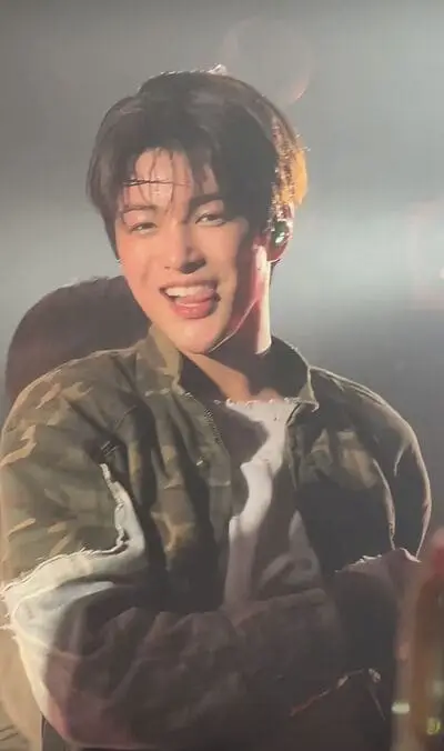 anh-keonho-cortis-cuoi-6 Ảnh Keonho Cortis cười camera thường