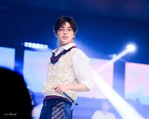 anh-keonho-cortis-hinh-nen-ngang-4 Ảnh nền ngang Keonho Cortis góc nghiêng ngầu