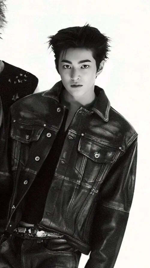 anh-keonho-cortis-hinh-nen-trang-den-4 Ảnh Keonho Cortis hình nền trắng đen tối giản