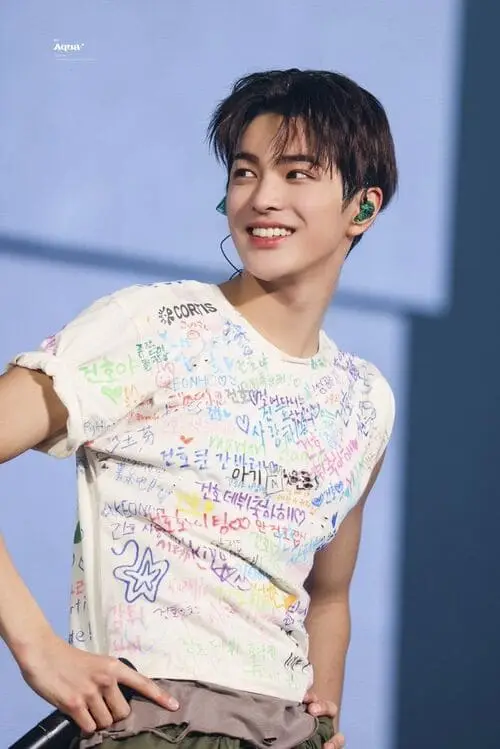 anh-keonho-cortis-moi-nhat-6 Ảnh Keonho Cortis mới nhất đứng sân khấu