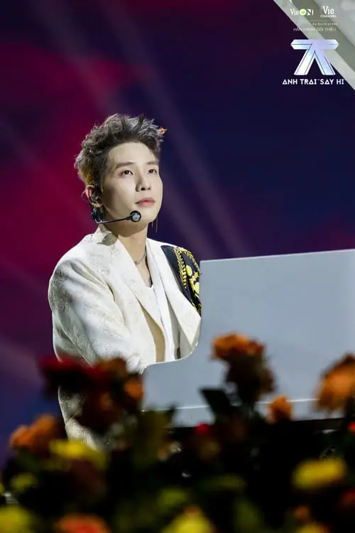 anh-quan-ap-anh-trai-say-hi-4 Quân AP trên sân khấu, ánh đèn rực Anh Trai Say Hi