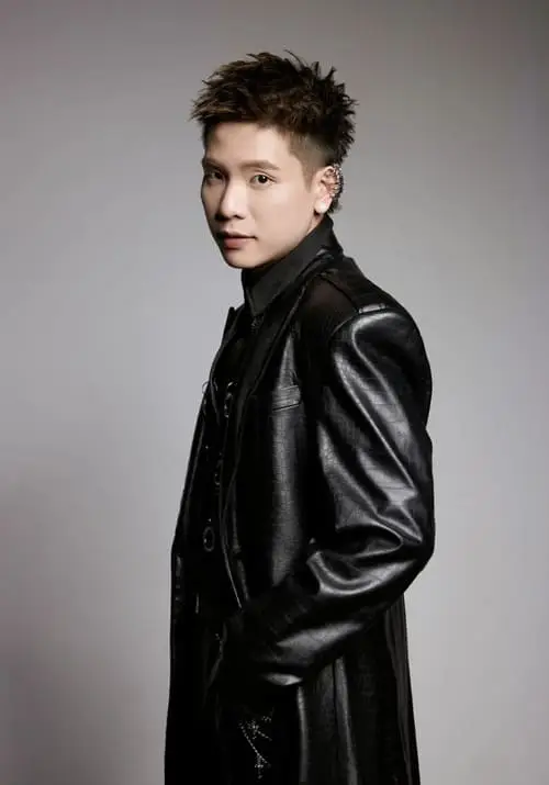 anh-quan-ap-ngau-9 Ảnh Quân AP ngầu, concept studio tối giản