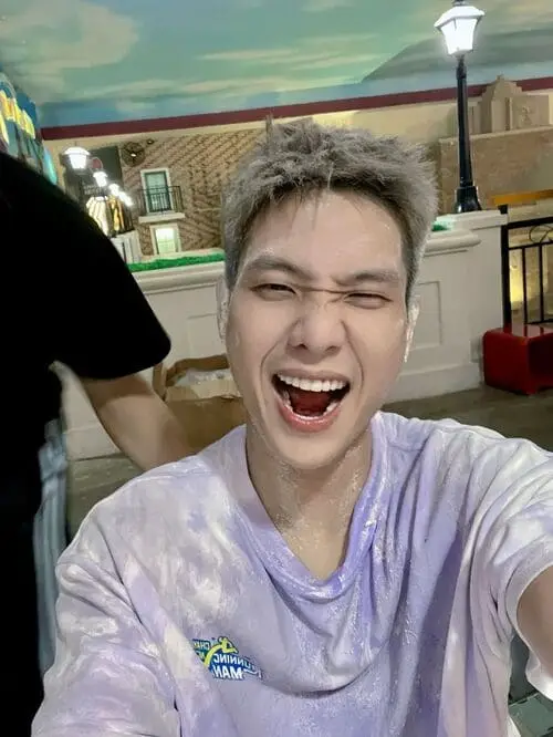 anh-quan-ap-running-man-5 Ảnh Quân AP Running Man, thần thái hào hứng