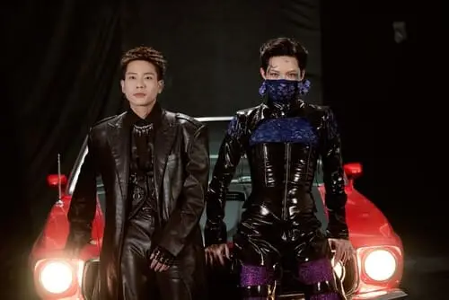 anh-quan-ap-va-phap-kieu-3 Ảnh Quân AP và Pháp Kiều, pose studio thần thái