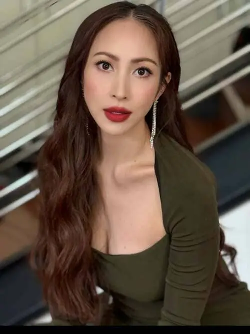 kik-suwatjanee-chaimusik-thu-vien-hinh-anh-3 Kik Suwatjanee Chaimusik với phong cách sang trọng