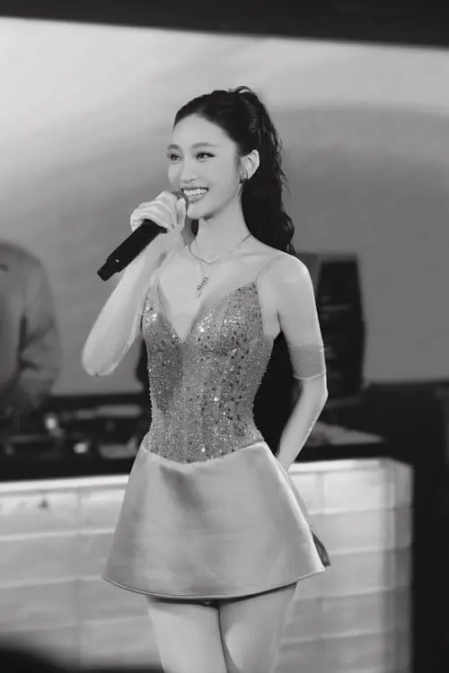 anh-juky-san-den-trang-4 Ảnh Juky San đen trắng với biểu cảm trầm và visual sắc nét