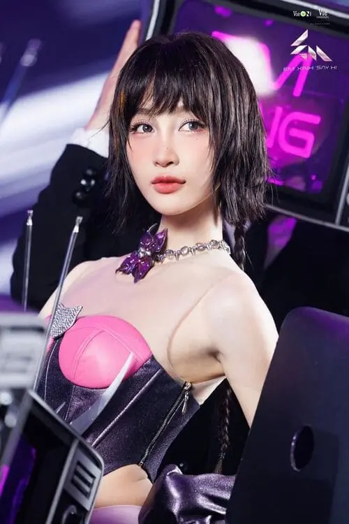 anh-juky-san-em-xinh-say-hi-concert-1 Ảnh Juky San Em Xinh Say Hi trên sân khấu với thần thái rực sáng