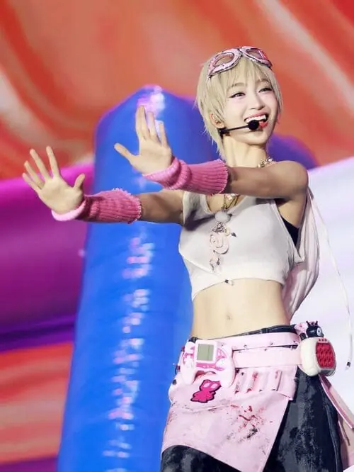 anh-juky-san-toc-bach-kim-4 Ảnh Juky San tóc bạch kim tạo cảm giác sắc lạnh và rất bắt mắt