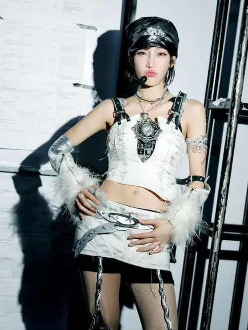 anh-juky-san-toc-ngan-3 Ảnh Juky San tóc ngắn mang phong cách hiện đại và ánh nhìn ấn tượng