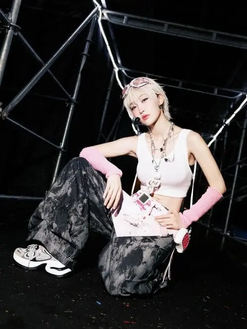 anh-juky-san-toc-ngan-4 Ảnh Juky San tóc ngắn với thần thái cool ngầu và đường nét nổi bật