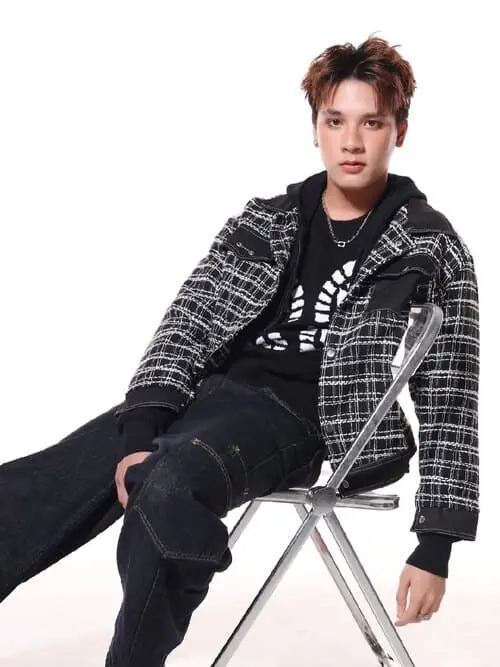 frank-worachai-areewong-thu-vien-hinh-anh-5 Frank Worachai Areewong trong set đồ đen trắng nổi bật, thần thái điềm tĩnh và cuốn hút trước ống kính