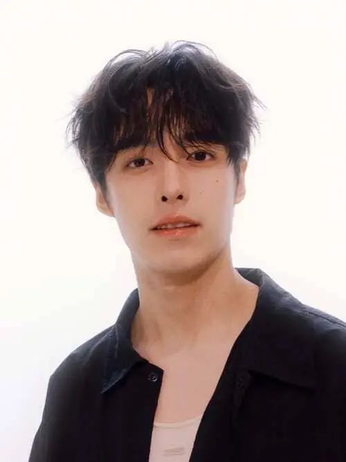 heng-thatpong-rojsangruang-thu-vien-hinh-anh-3 Heng Thatpong Rojsangruang cận tóc rối, sơ mi đen