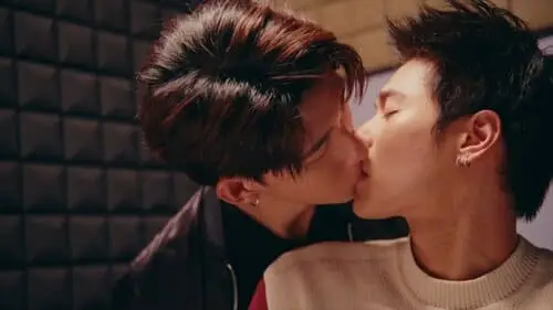 phim-lost-to-light-the-series-thu-vien-hinh-anh-3 Cảnh hôn cận mặt trong phòng, Lost to Light The Series